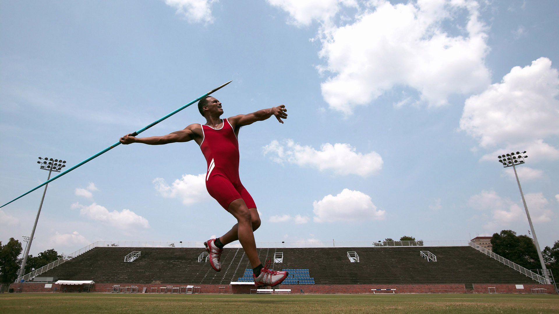 伊森受伤冲击火箭，替补出手将被重新考量